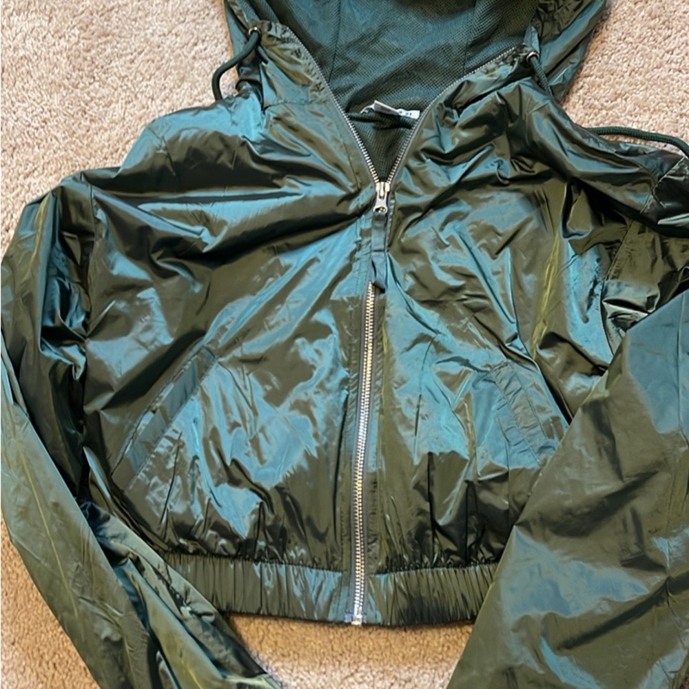 Cropped zip up